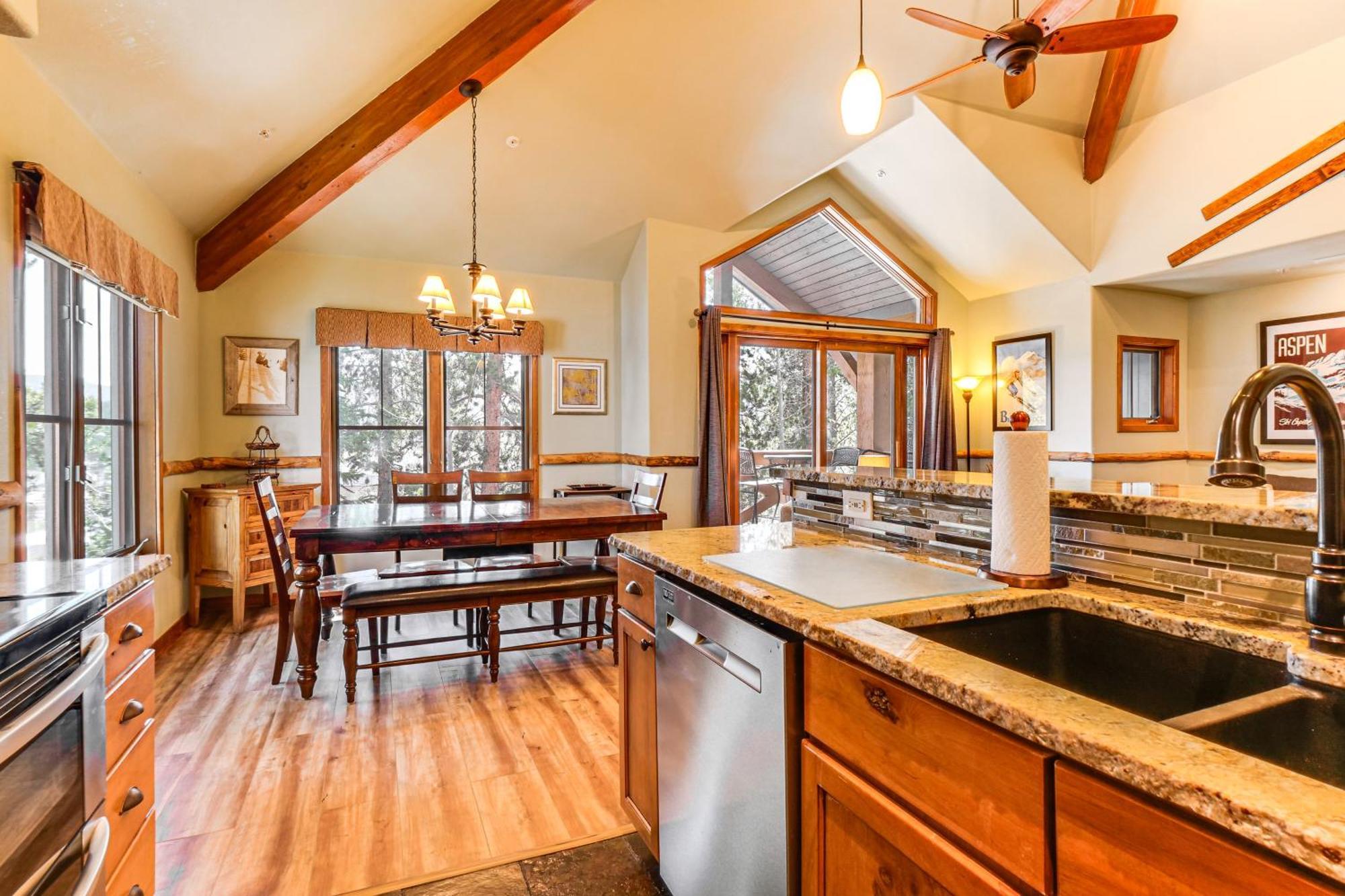 Breck Condo With Pool And Hot Tub Access Walk To Lift Breckenridge Eksteriør bilde